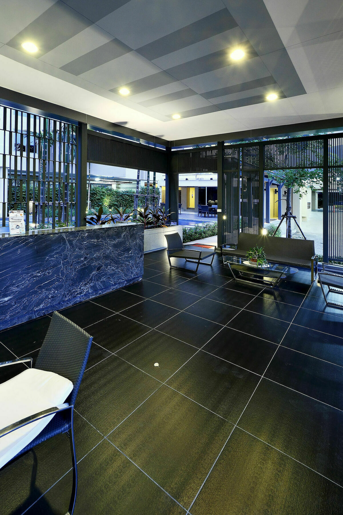 Siamese Nanglinchee Apartment Bangkok Exterior foto